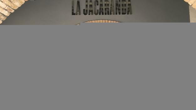 La Jacaranda es troba a la plaça de Pere Sant / Foto: Cugat.cat La Jacaranda es troba a la plaça de Pere Sant / Foto: Cugat.cat