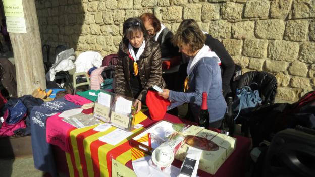 Com cada mes l'Entitat Sardanista de Sant Cugat posa la seva paradeta / Foto: Cugat.cat Com cada mes l'Entitat Sardanista de Sant Cugat posa la seva paradeta / Foto: Cugat.cat