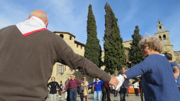 Un matí assolellat ha acompanyat els balladors / Foto: Cugat.cat Un matí assolellat ha acompanyat els balladors / Foto: Cugat.cat