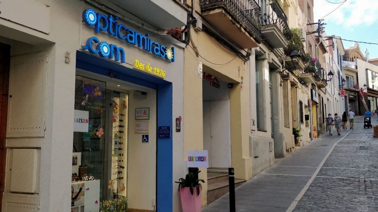 L'Òptica Mira-sol es troba al carrer Endevallada / Foto: Cugat Mèdia