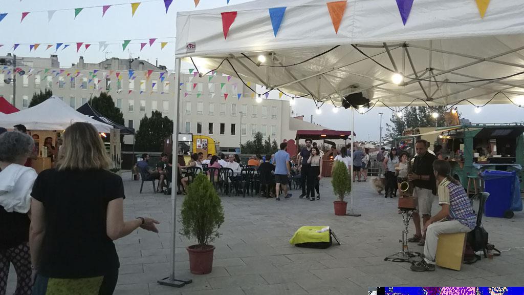Mistura a la plaça u d'octubre