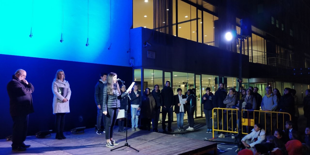 La façana de l'ajuntament de Sant Cugat, il·luminada pel Dia Internacional de la Infància / Foto: Cugat Mèdia