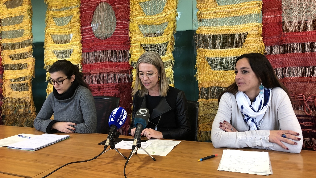 L'alcaldessa, al centre amb les tinentes d'alcaldia de Cultura i de Promoció Econòmica, Ocupació i Empresa en roda de premsa / Foto: Cugat Mèdia