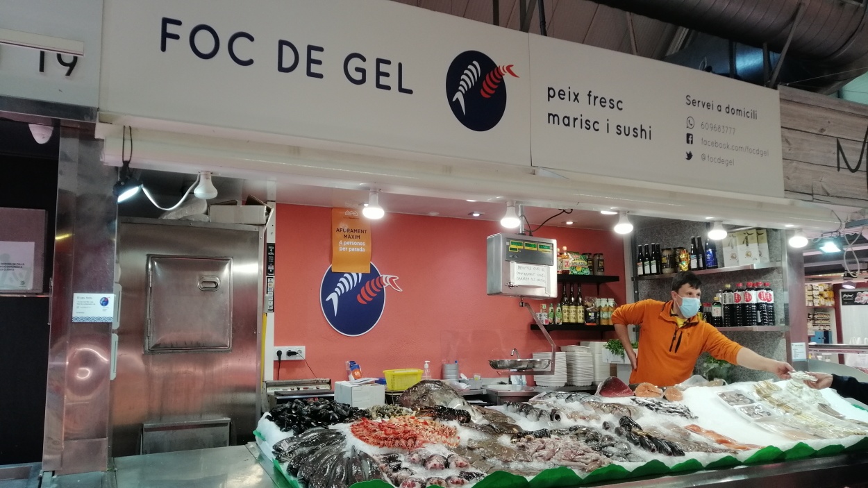 Foc de gel és la peixateria més jove del Mercat de Torreblanca però venen de la família més antiga, Cal Músic / Foto: Cugat Mèdia