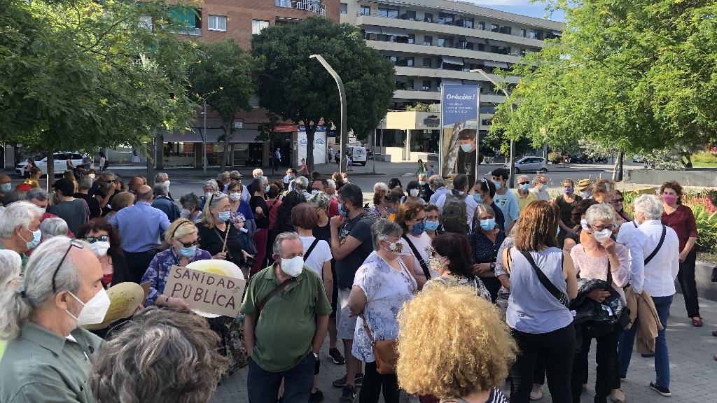 Imatge de la concentració davant de l'Ajuntament / Foto: Cugat Mèdia