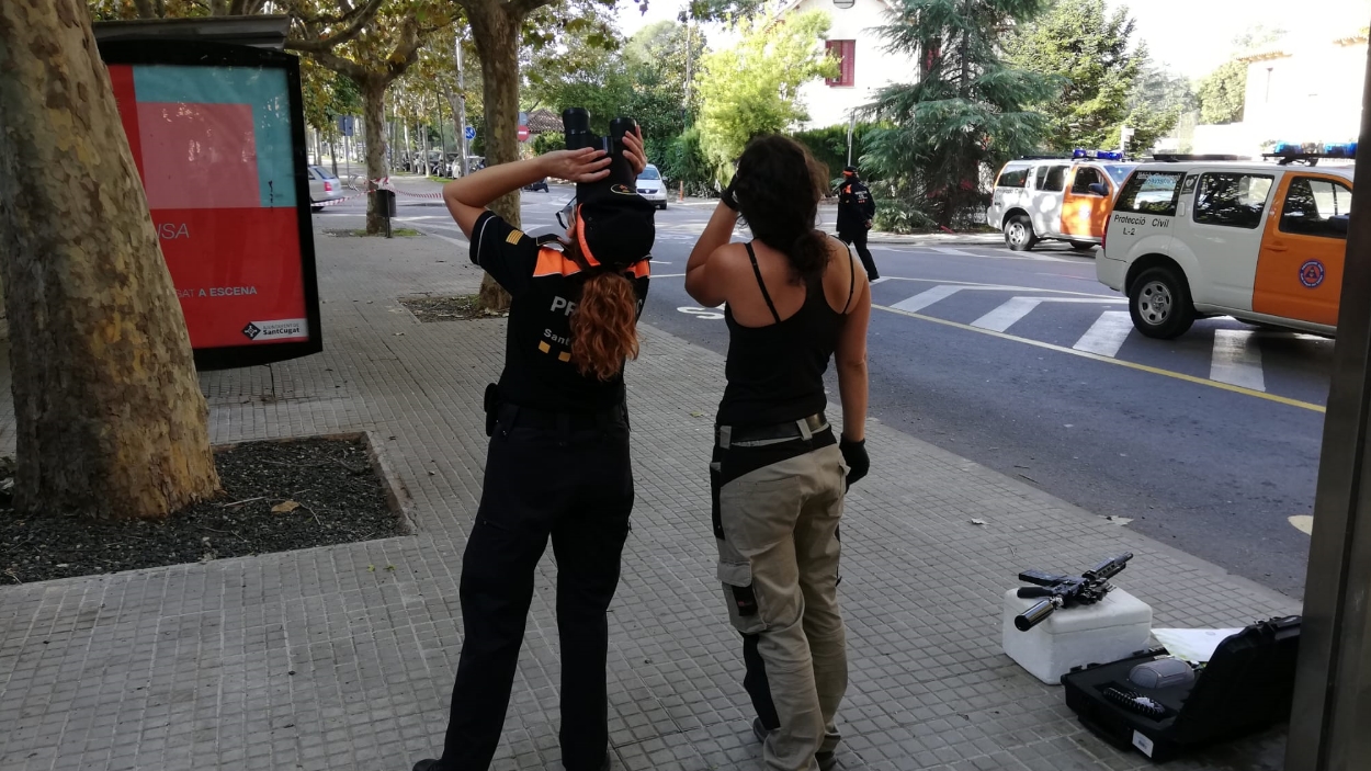 Un moment abans d'iniciar la tècnica per eliminar els nius detectats / Foto: Premsa Ajuntament