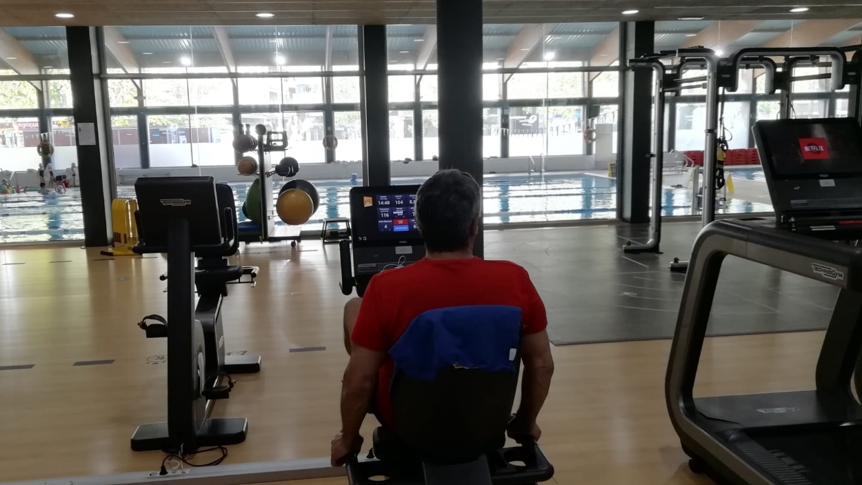 Imatge d'un usuari fent exercici / Foto: Cugat Mèdia