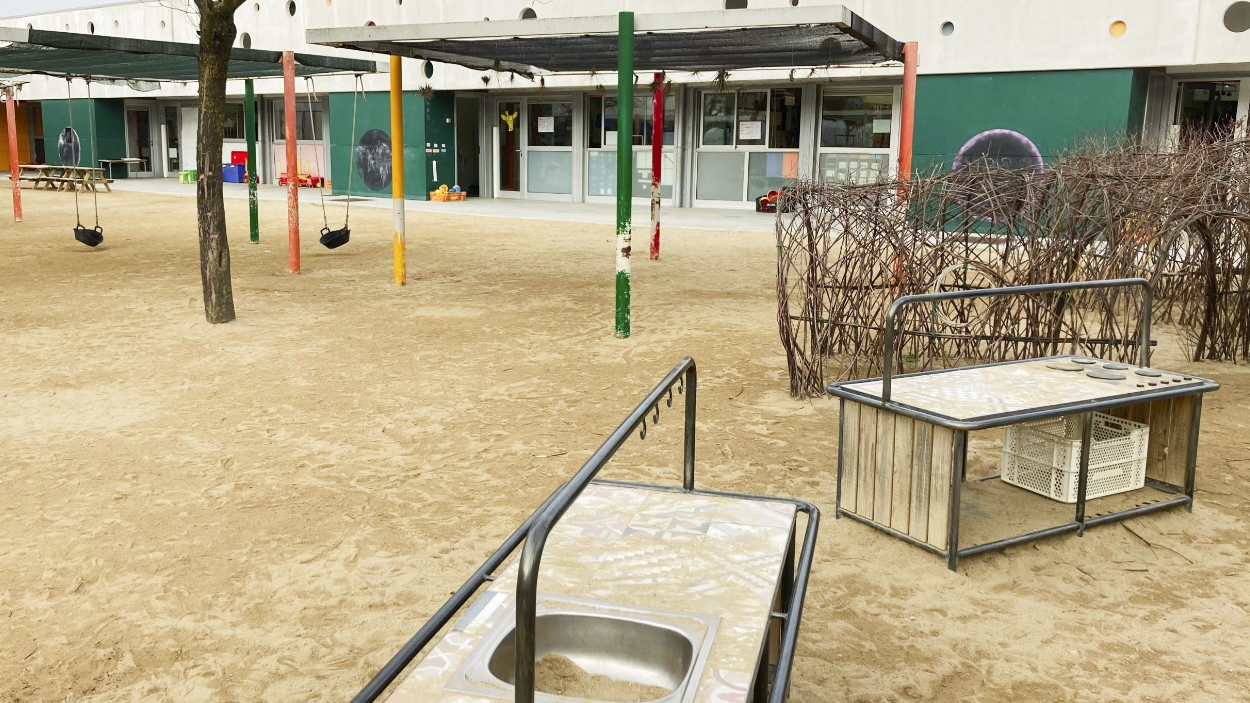 Pati de l'escola Turó de Can Mates