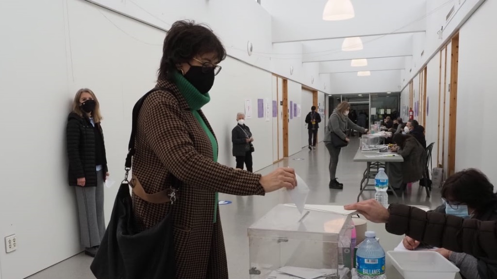 La diputada al Parlament Europeu, Diana Riba, ha exercit el seu dret a vot / Foto: Cugat Mèdia