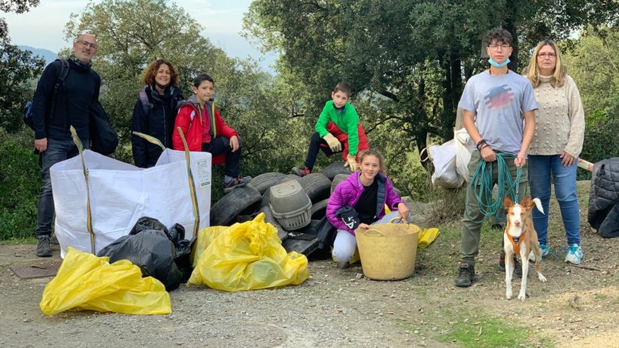 Algunes de les persones que han participat en l'activitat / Foto: Associació de Veïns i Veïnes de Sol i Aire