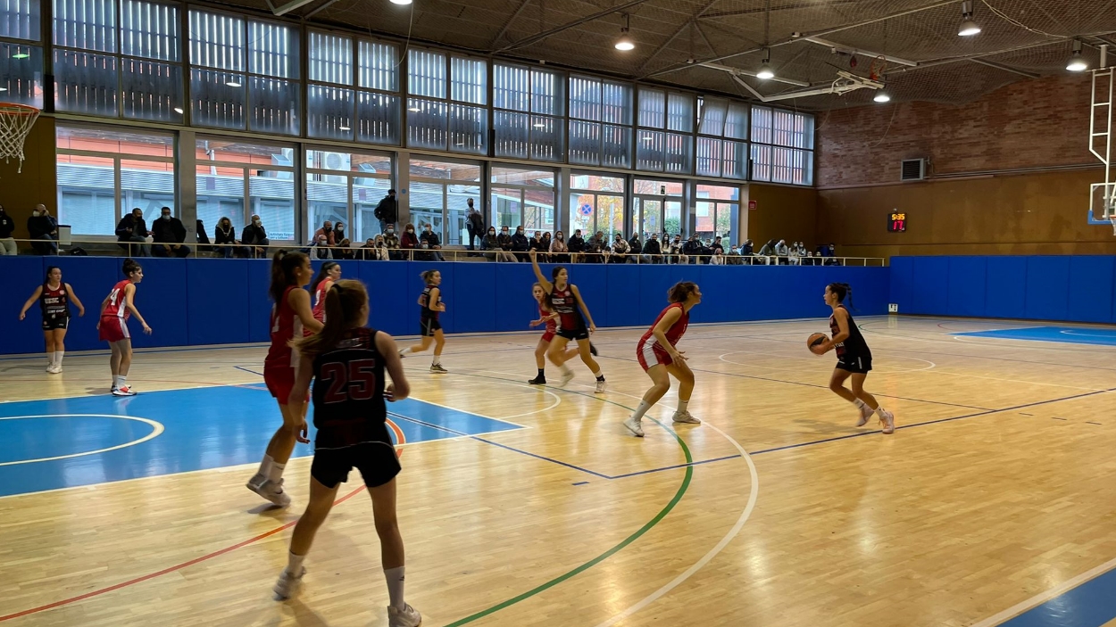 Imatge d'un partit de lliga de l'equip júnior / Foto: Cugat Mèdia